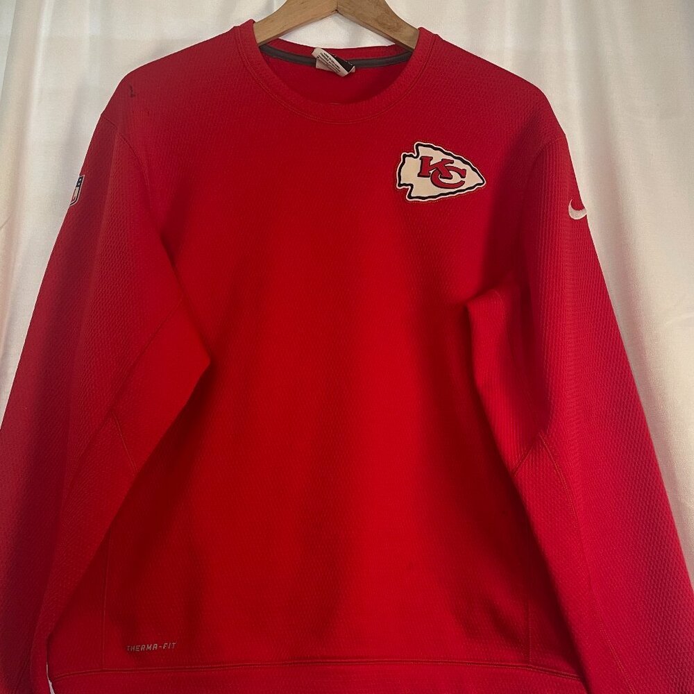 JA7050- Nike NFL On‑Field Therma‑Fit Kansas City Chiefs Sweatshirt  Red  Size M